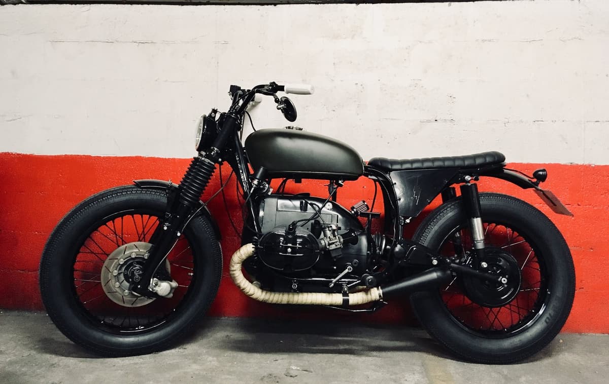 Blitz Motorcycles — Custom Motorrad Werkstatt in Paris
